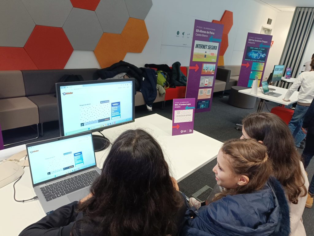 Imagem-WhatsApp-2025-02-25-as-14.57.36_bb7e71d6-1024x768 Alunas do 6.º ano do AECL participaram na final do concurso Skills Upload Jr da Vodafone