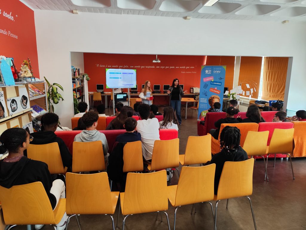 1747753362702-1024x768 Programa de Literacia Financeira - 7.º Ano - CiD