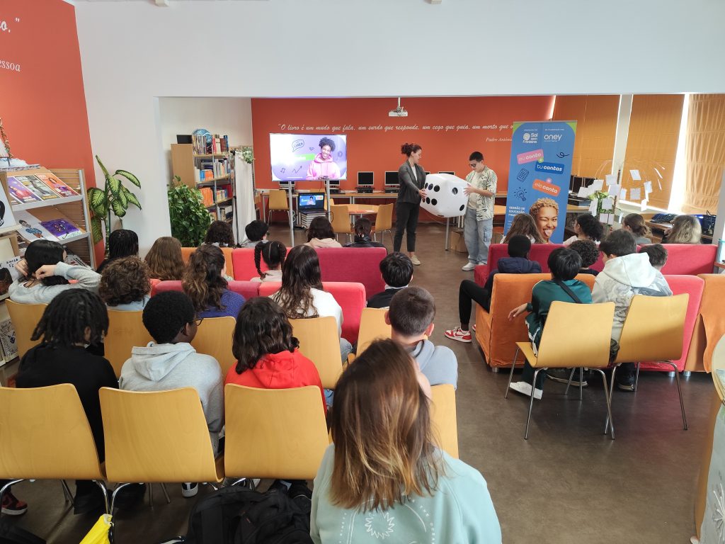 1747753362714-1024x768 Programa de Literacia Financeira - 7.º Ano - CiD