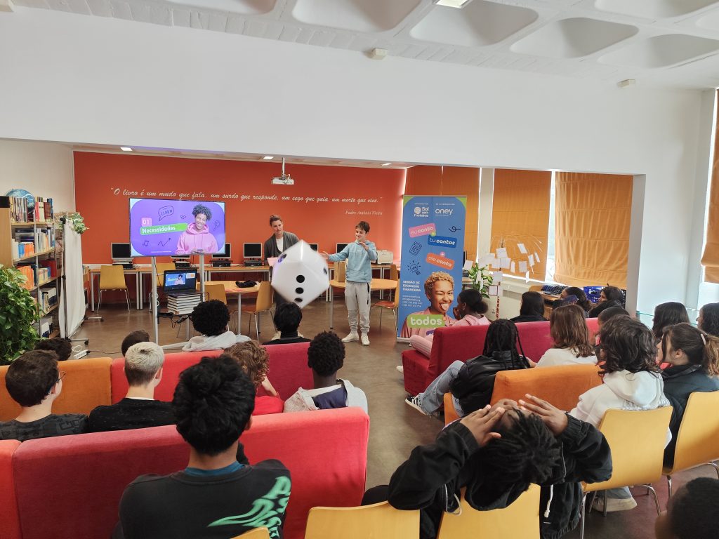 1747753362726-1024x768 Programa de Literacia Financeira - 7.º Ano - CiD