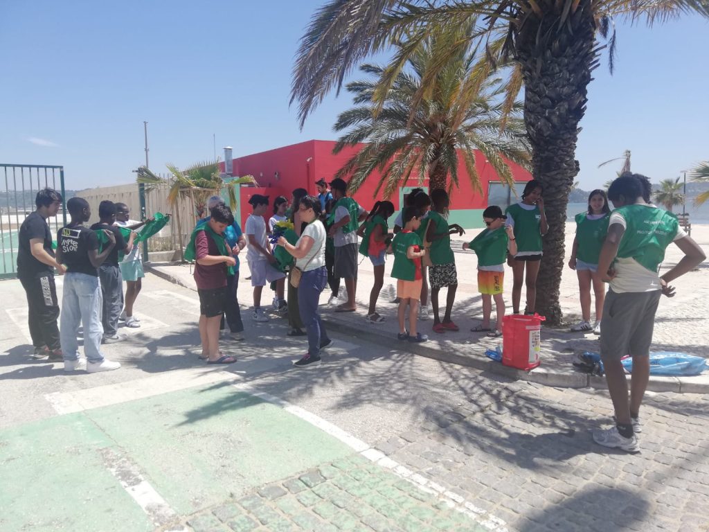 IMG-20250527-WA0012-1024x768 Limpeza de Praia