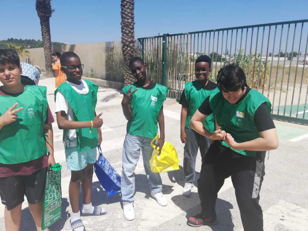 IMG-20250527-WA0022-1024x768 Limpeza de Praia