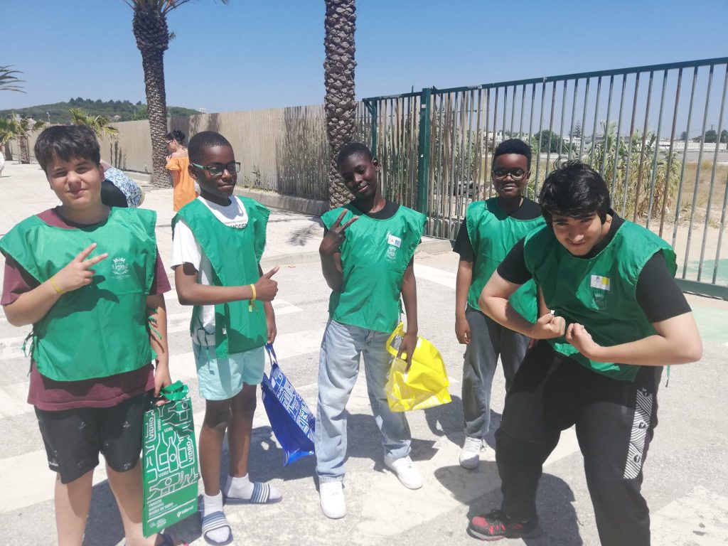 IMG-20250527-WA0024-1024x768 Limpeza de Praia