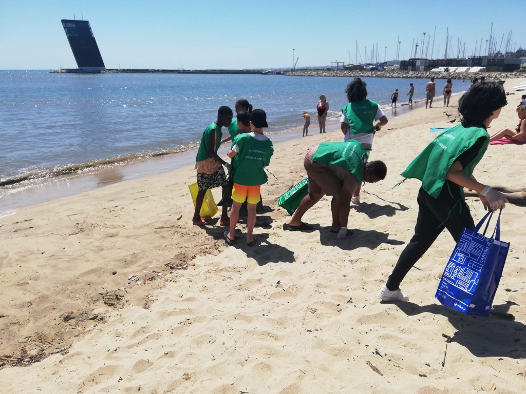IMG-20250527-WA0038-1024x768 Limpeza de Praia