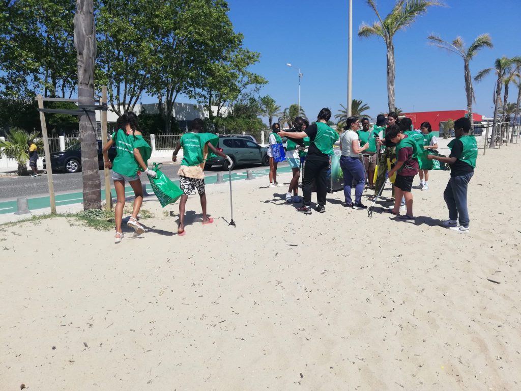 IMG-20250527-WA0042-1024x768 Limpeza de Praia