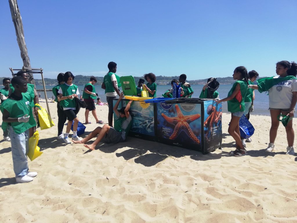 IMG-20250527-WA0049-1024x768 Limpeza de Praia