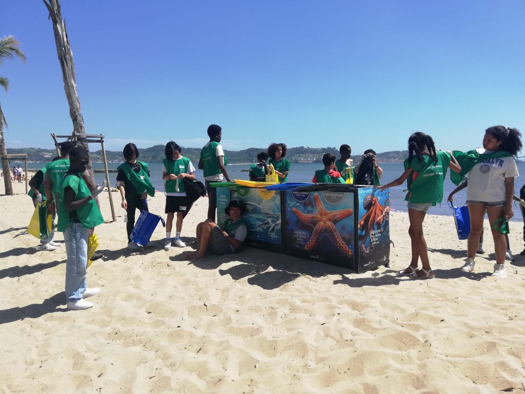 IMG-20250527-WA0050-1024x768 Limpeza de Praia