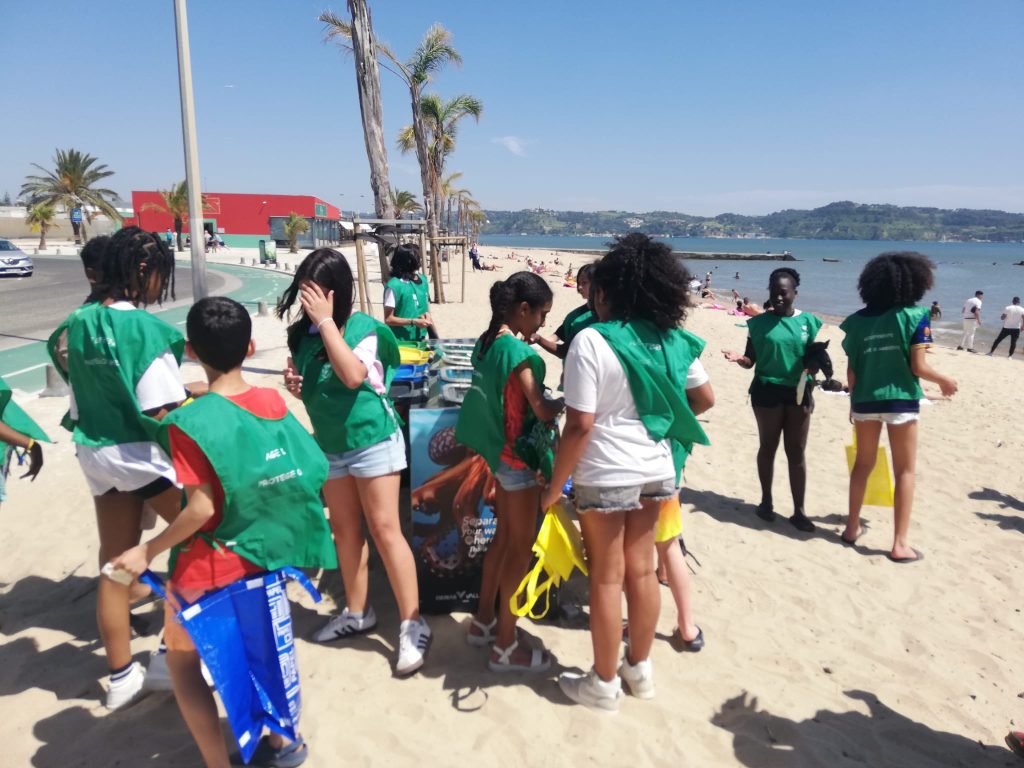 IMG-20250527-WA0054-1024x768 Limpeza de Praia