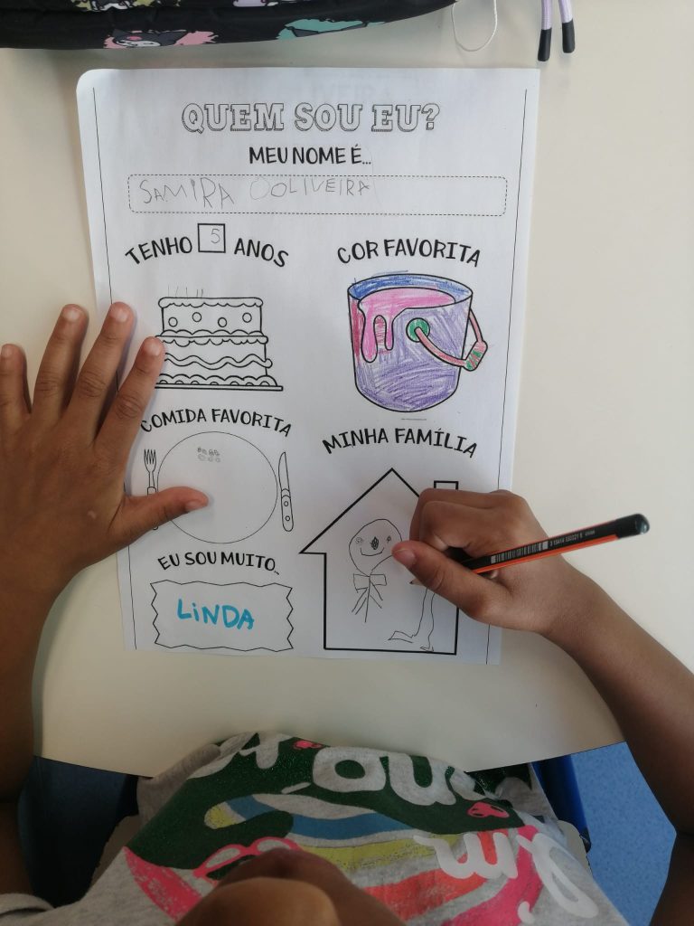 IMG-20250928-WA0019-768x1024 A aprender somos felizes (Sala verde - JI da Mina)