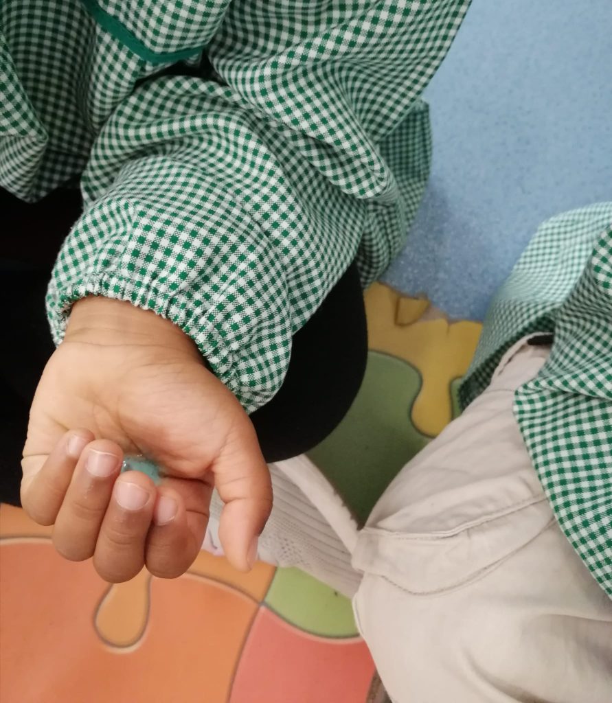 IMG-20251005-WA0019-891x1024 Atividades sensoriais (sala verde - JI da Mina)