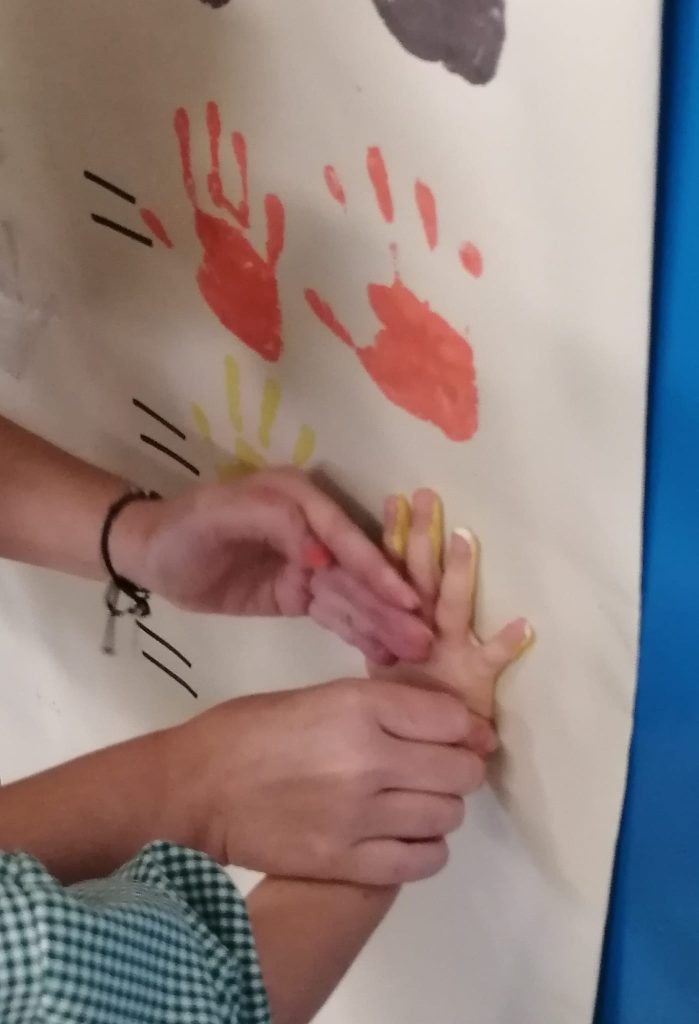 IMG-20251005-WA0057-699x1024 Atividades sensoriais (sala verde - JI da Mina)