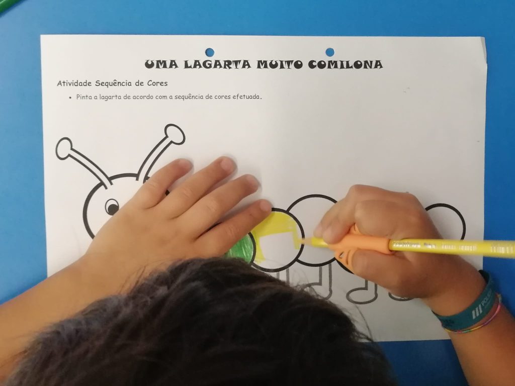 IMG-20251019-WA0042-1024x768 "A lagartinha muito comilona" (sala verde - JI da Mina)