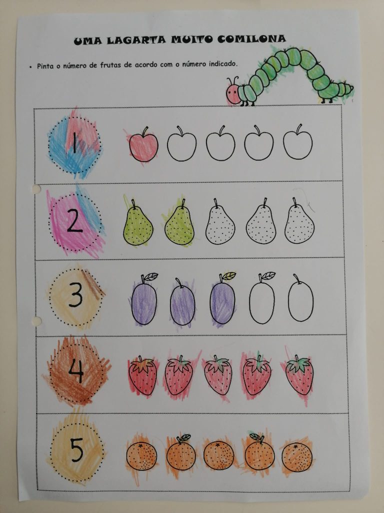 IMG-20251019-WA0055-768x1024 "A lagartinha muito comilona" (sala verde - JI da Mina)