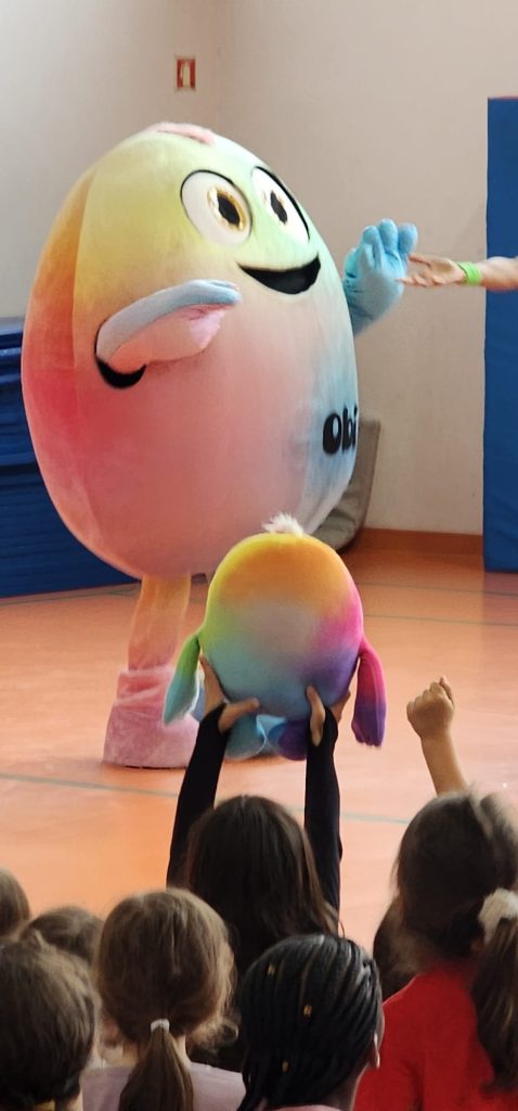 IMG-20251022-WA0021-478x1024 Uma visita muito especial à EB1/JI Aprígio Gomes!