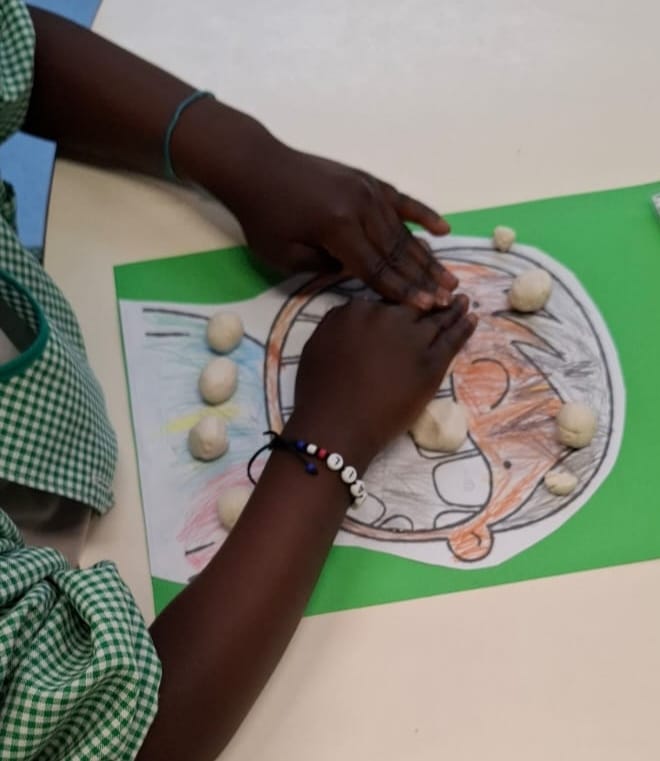 IMG-20251026-WA0024 A aprender somos felizes (sala verde - JI da Mina)