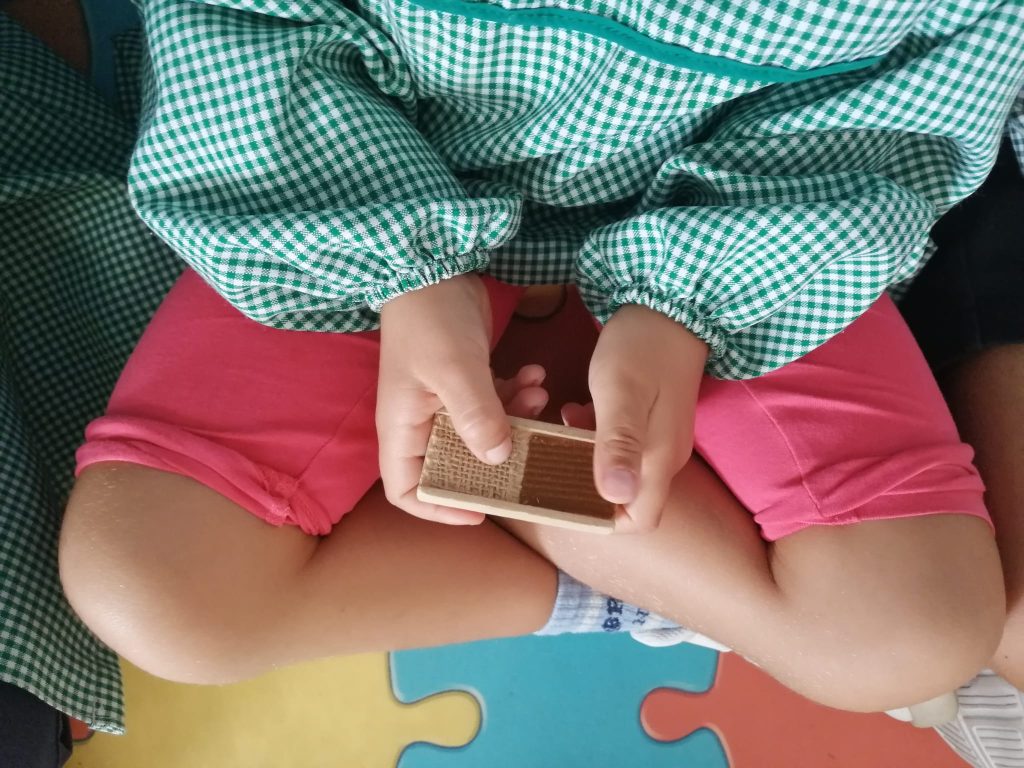 Imagem-WhatsApp-2025-10-05-as-14.45.35_1d970031-1-1024x768 Atividades sensoriais (sala verde - JI da Mina)