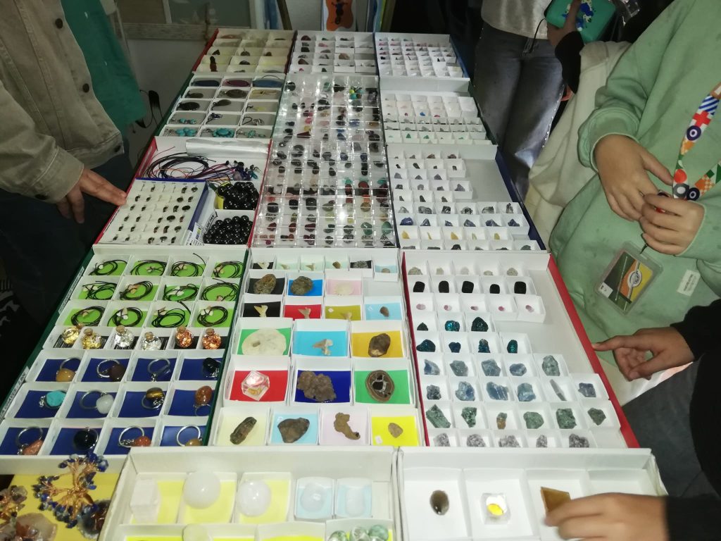 WhatsApp-Image-2025-10-29-at-21.34.42-1-1024x768 Feira dos Minerais