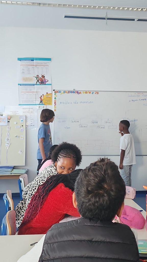 WhatsApp-Image-2025-10-29-at-22.02.34-576x1024 Grupos Interativos - 5 e 6 anos