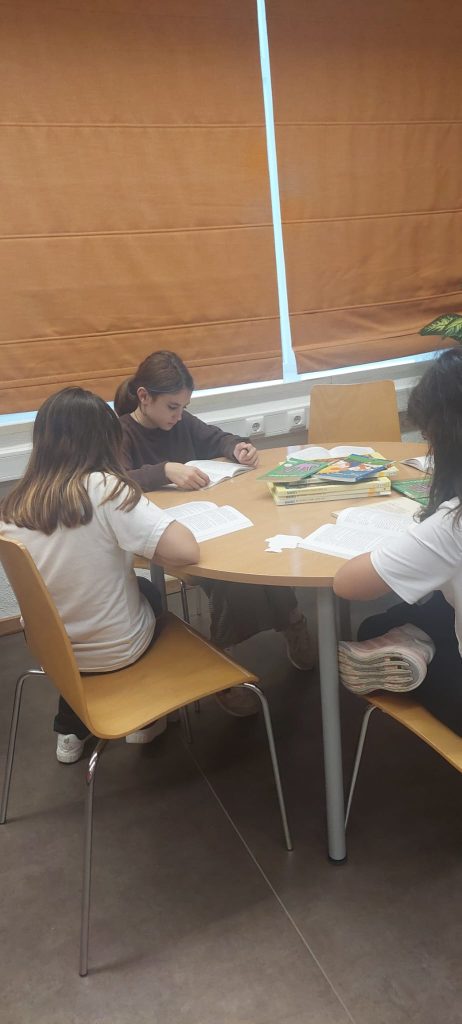 WhatsApp-Image-2025-10-31-at-13.28.58-462x1024 Clube de Leitura