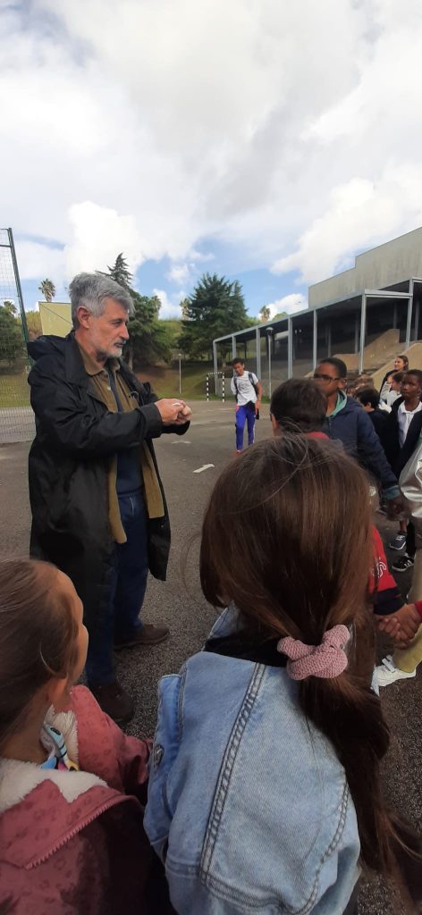 IMG-20251106-WA0037-472x1024 Dia de Aulas ao Ar Livre na EB1/JI Aprígio Gomes ☀️🌿