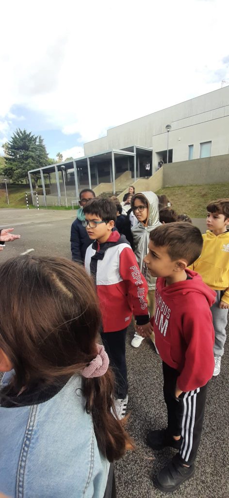 IMG-20251106-WA0039-472x1024 Dia de Aulas ao Ar Livre na EB1/JI Aprígio Gomes ☀️🌿