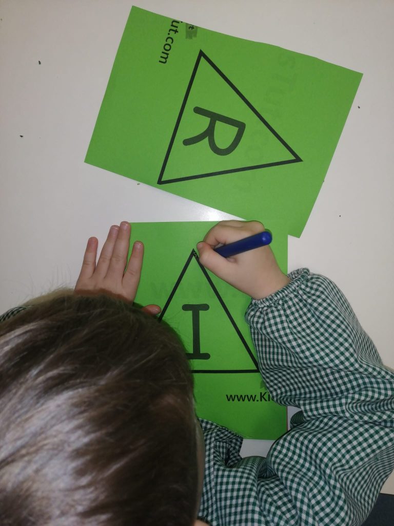 IMG-20251117-WA0005-768x1024 A aprender somos felizes (sala verde – JI da Mina)