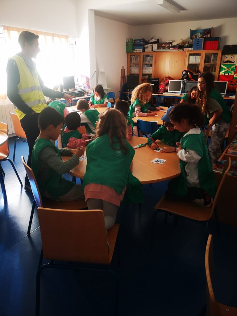 IMG-20251119-WA0027-768x1024 📗🌍 Primeira Reunião do Eco-Conselho na EB1/JI Aprígio Gomes 🌍📗