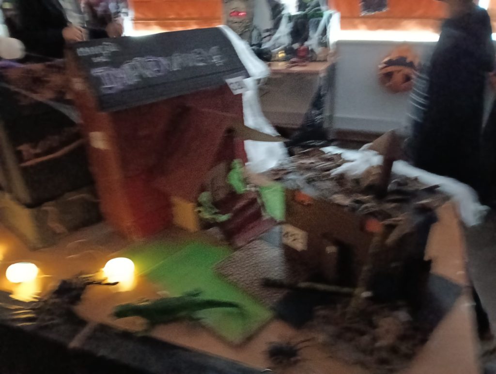 WhatsApp-Image-2025-11-02-at-22.50.37-4-1024x771 Halloween na Cardoso