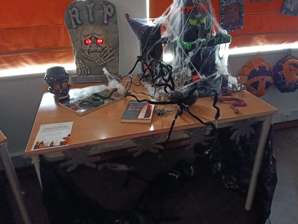 WhatsApp-Image-2025-11-02-at-22.50.39-1024x771 Halloween na Cardoso