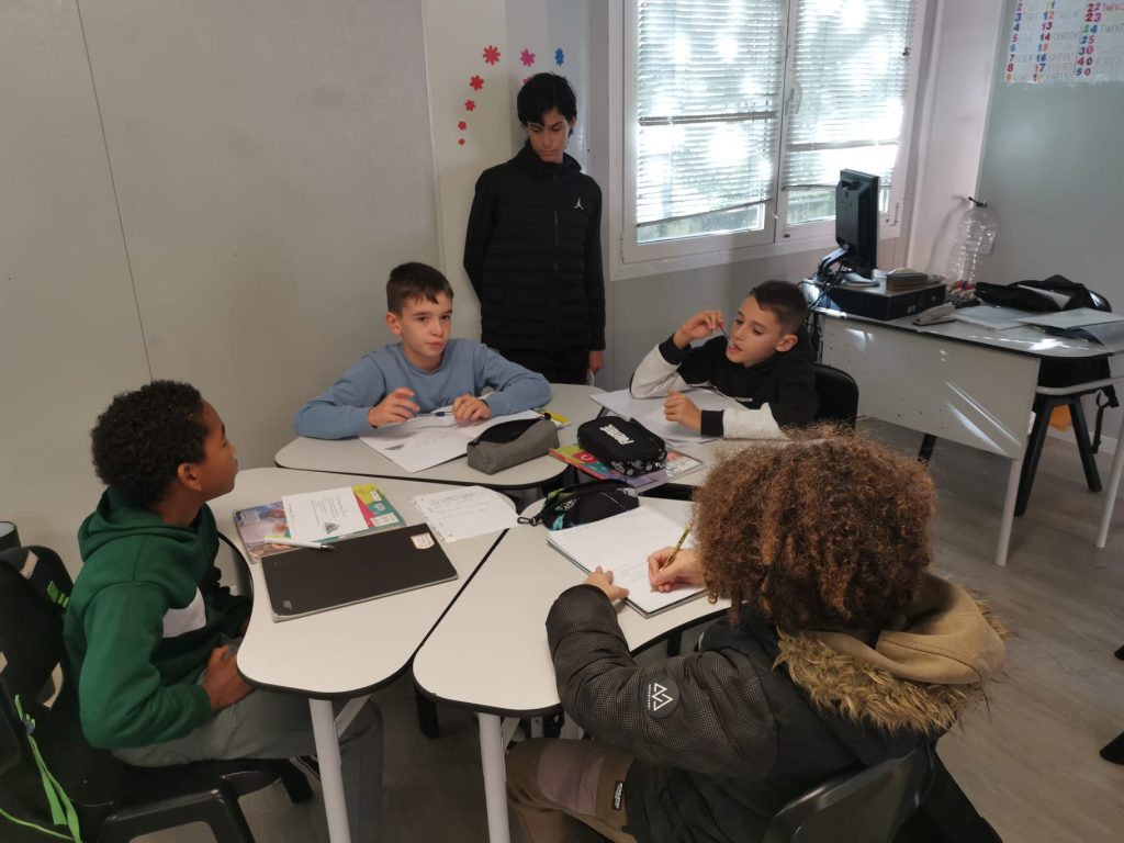 WhatsApp-Image-2025-11-17-at-18.21.49-4-1024x768 Grupos Interativos na Cardoso Lopes - 5.º B, C e 6.º C - 7.º E,