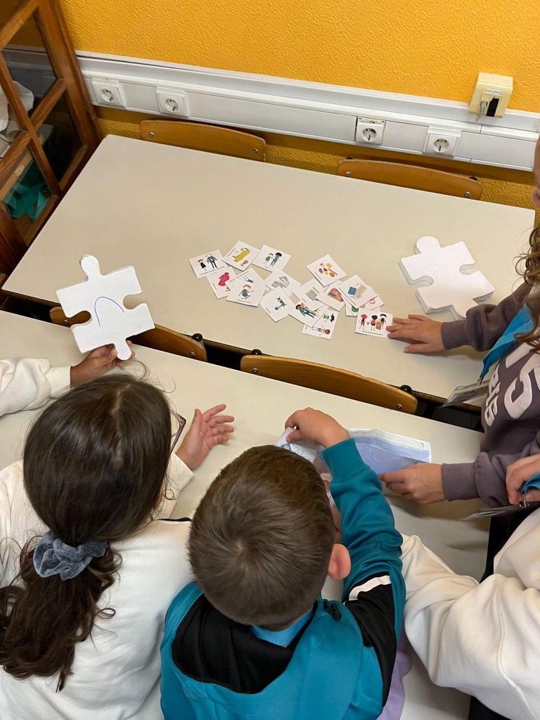 WhatsApp-Image-2025-11-19-at-20.00.55-10-768x1024 Projeto VOLUNTARIX - 5.º ano