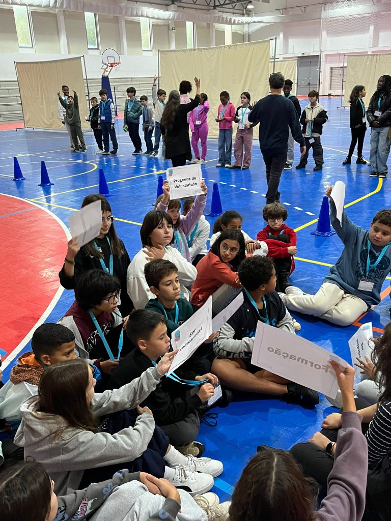 WhatsApp-Image-2025-11-19-at-20.00.55-9-768x1024 Projeto VOLUNTARIX - 5.º ano