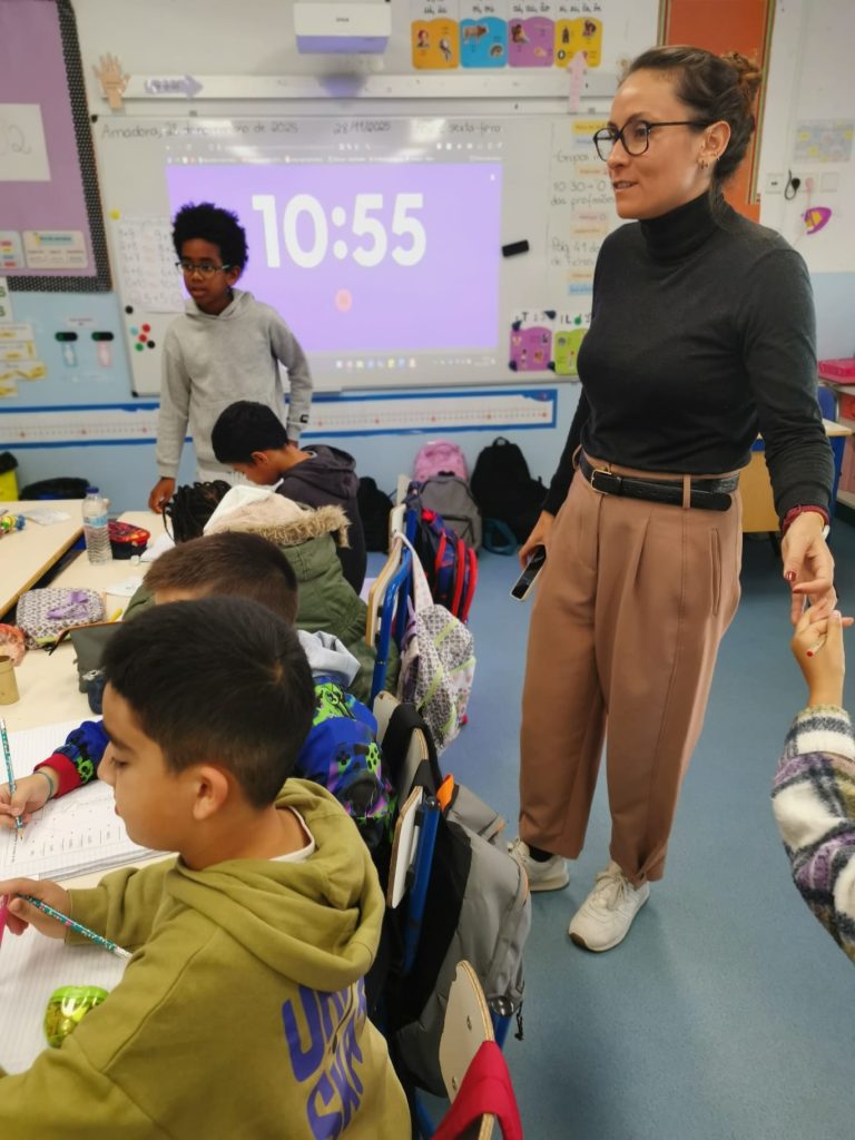 WhatsApp-Image-2025-11-28-at-15.54.01-1-768x1024 Grupos Interativos na Escola Da Mina