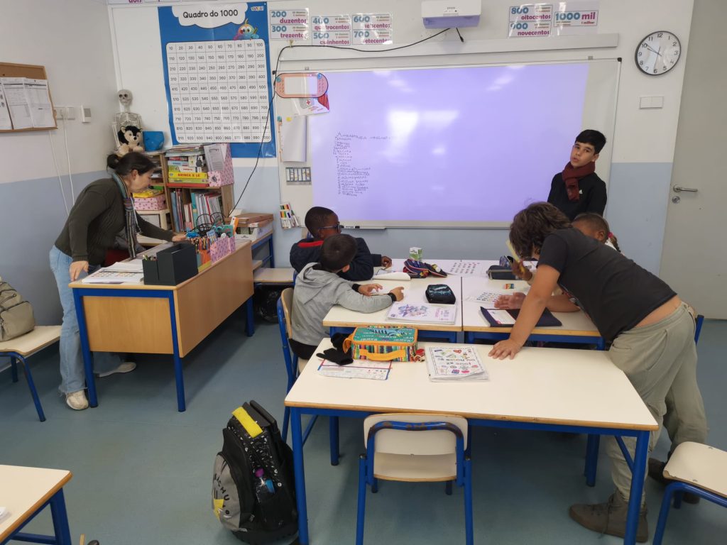 WhatsApp-Image-2025-11-28-at-15.54.01-9-1024x768 Grupos Interativos na Escola Da Mina