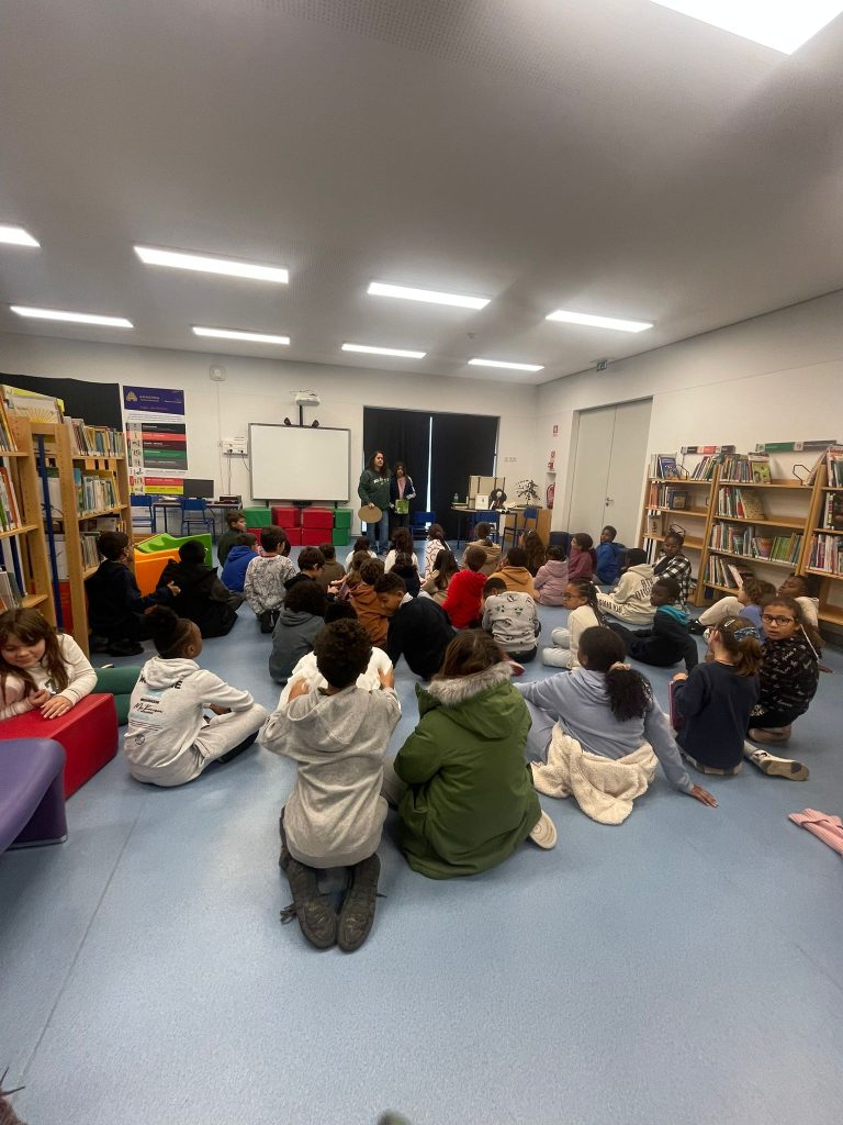 IMG-20251203-WA0151-768x1024 Visita da autora Rita Correia à EB1/JI da Mina