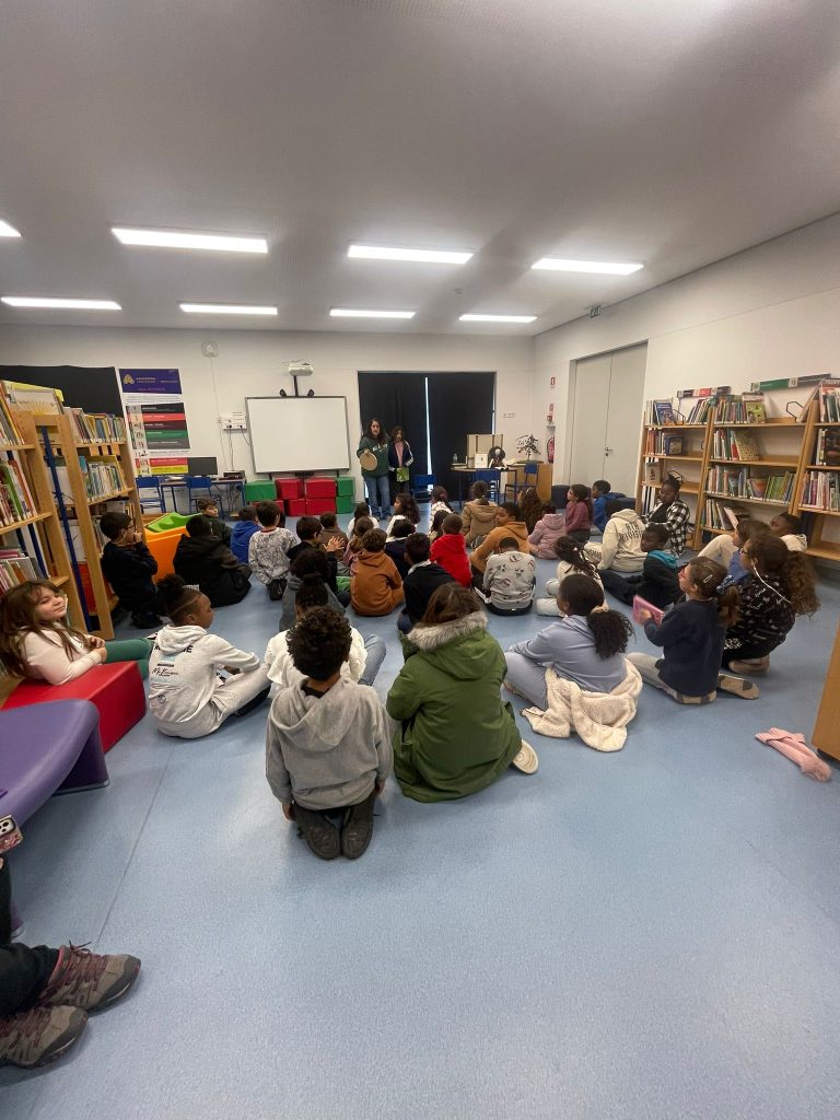 IMG-20251203-WA0155-768x1024 Visita da autora Rita Correia à EB1/JI da Mina