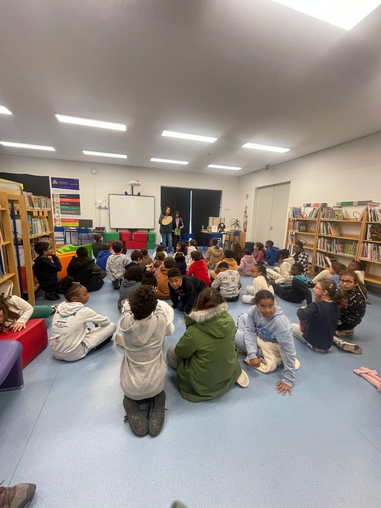 IMG-20251203-WA0156-768x1024 Visita da autora Rita Correia à EB1/JI da Mina