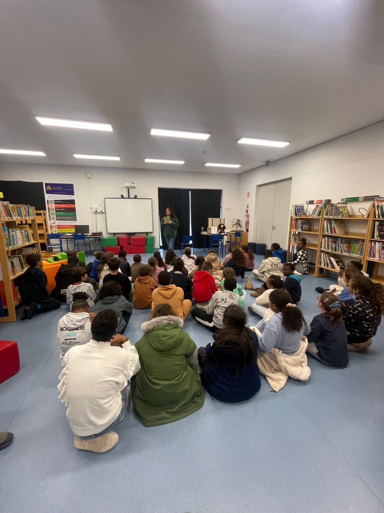 IMG-20251203-WA0159-768x1024 Visita da autora Rita Correia à EB1/JI da Mina