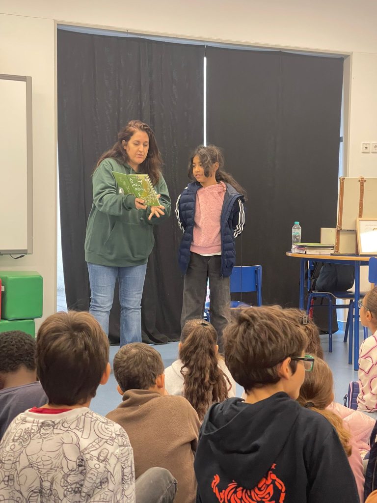 IMG-20251203-WA0160-768x1024 Visita da autora Rita Correia à EB1/JI da Mina