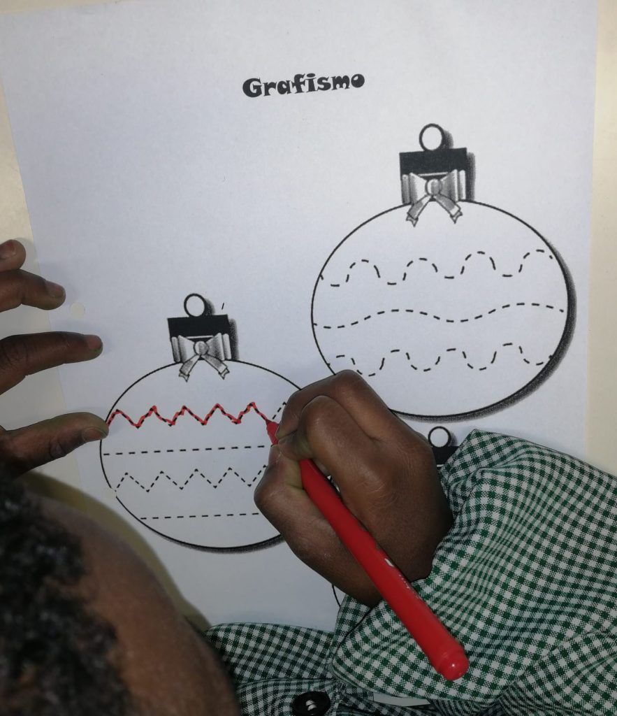 IMG-20251203-WA0181-883x1024 A Aprender somos felizes (sala verde - JI da Mina)