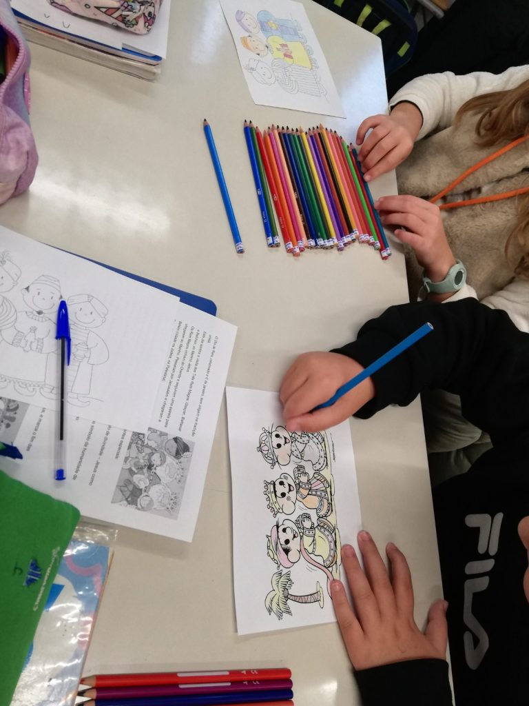 WhatsApp-Image-2026-01-07-at-22.07.22-9-768x1024 ✨ “Dia de Reis” – 6 de janeiro de 2026 - 5.º F e 5.ºG