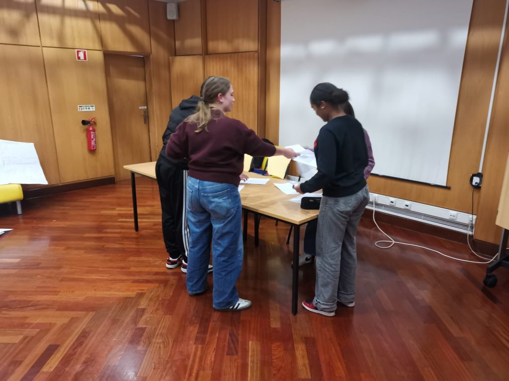 WhatsApp-Image-2026-01-21-at-19.56.14-1-1024x768  Metodologia Problem Based Learning - Geografia 8.º e 9.º anos