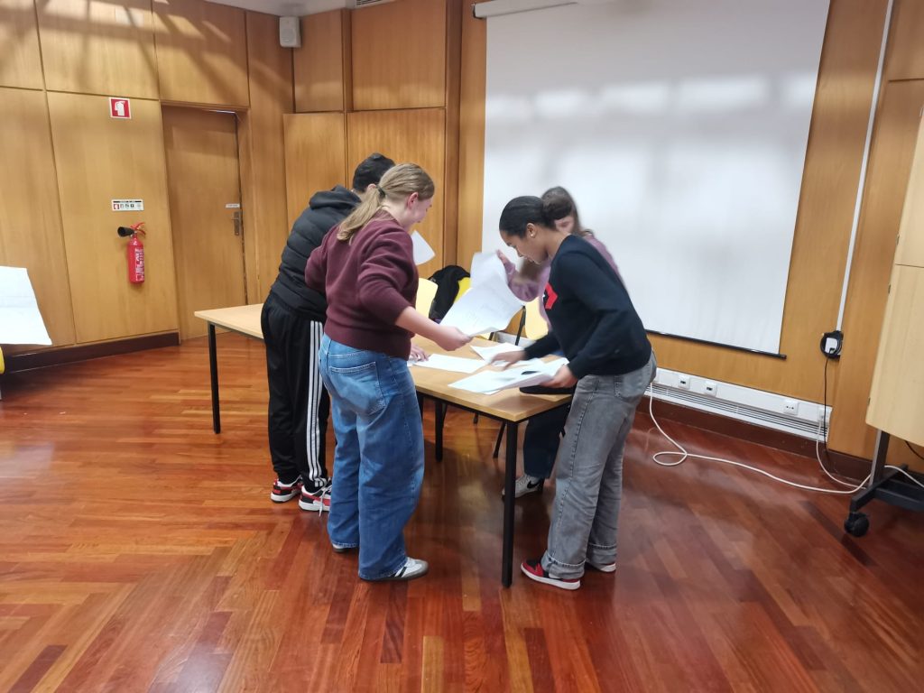 WhatsApp-Image-2026-01-21-at-19.56.14-2-1024x768  Metodologia Problem Based Learning - Geografia 8.º e 9.º anos