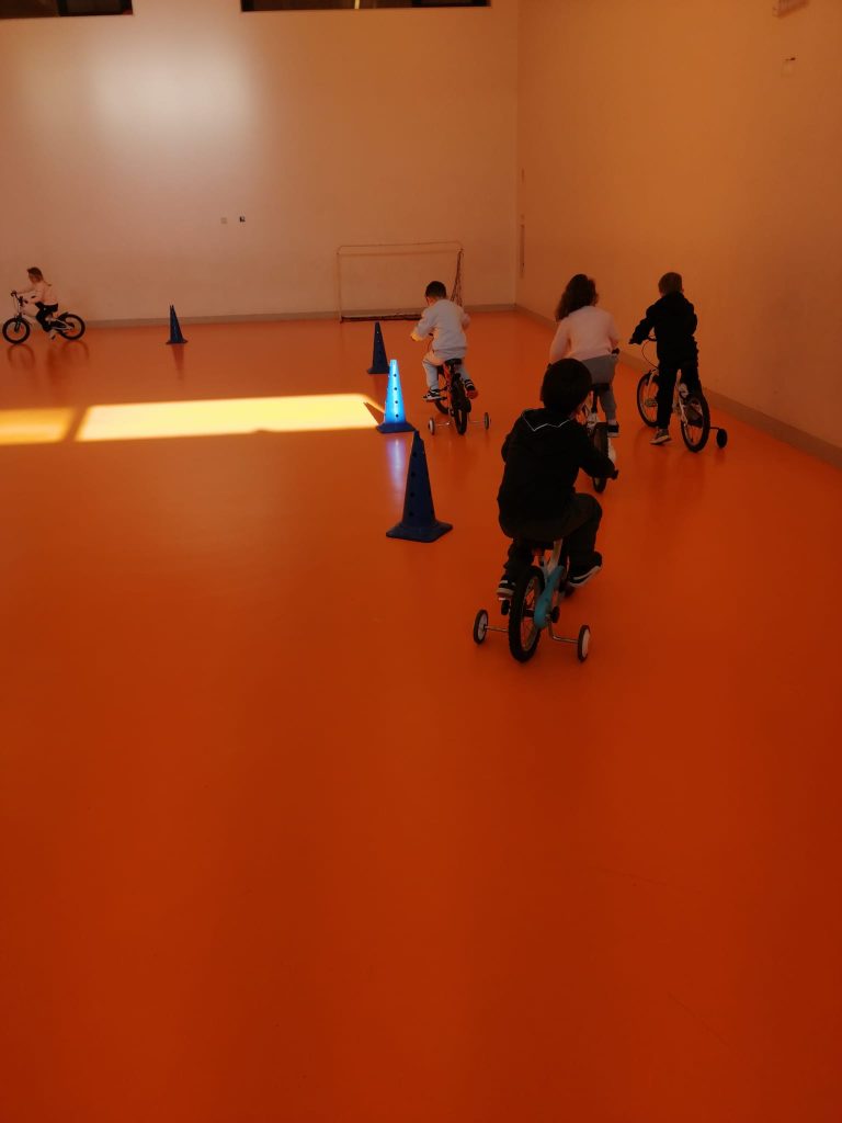 WhatsApp-Image-2026-01-11-at-21.39.45-1-768x1024 A Aprender somos felizes (sala verde – JI da Mina)