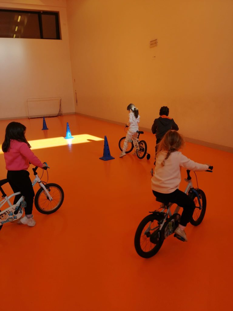 WhatsApp-Image-2026-01-11-at-21.39.46-1-768x1024 A Aprender somos felizes (sala verde – JI da Mina)