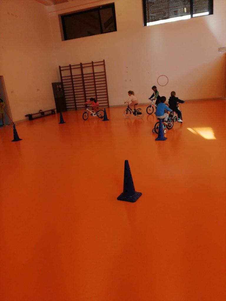 WhatsApp-Image-2026-01-27-at-19.02.32-2-768x1024 A Aprender somos felizes (sala verde – JI da Mina)