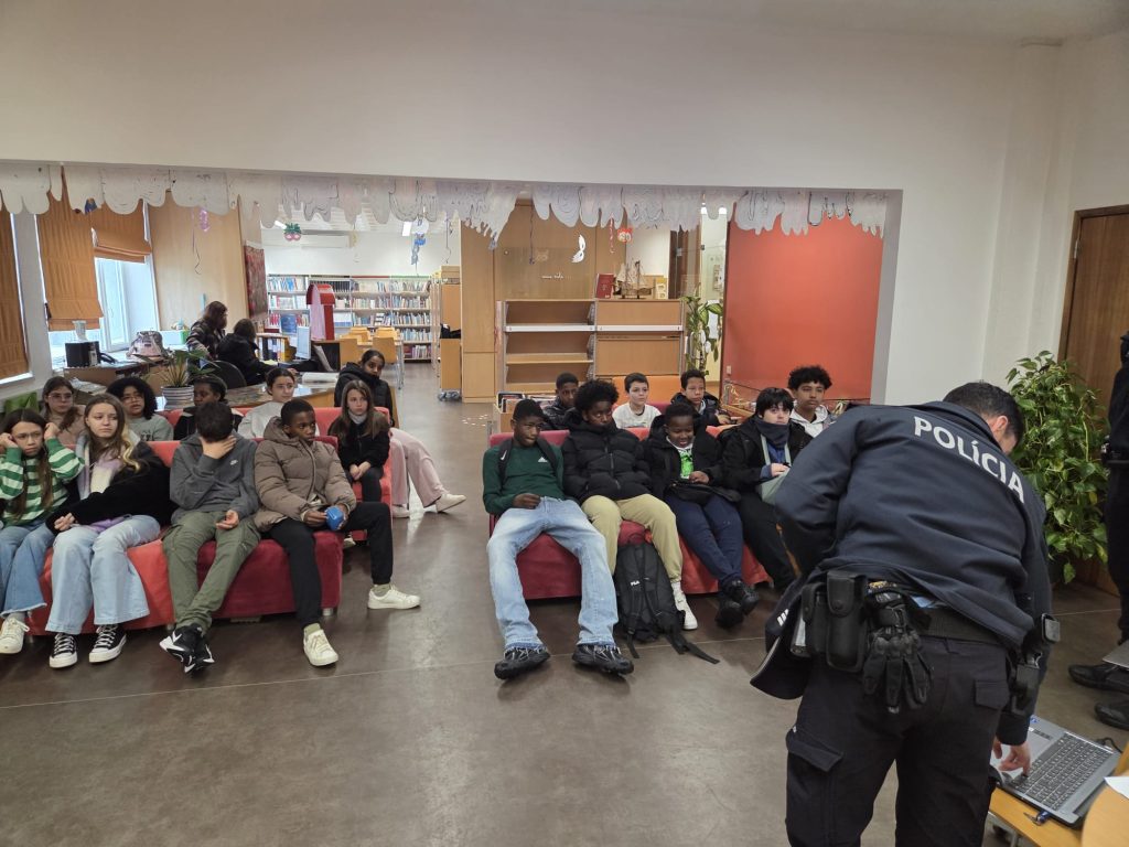 WhatsApp-Image-2026-02-11-at-20.04.01-2-1024x768 Escola Segura com a PSP - 5.º B e 6.º B