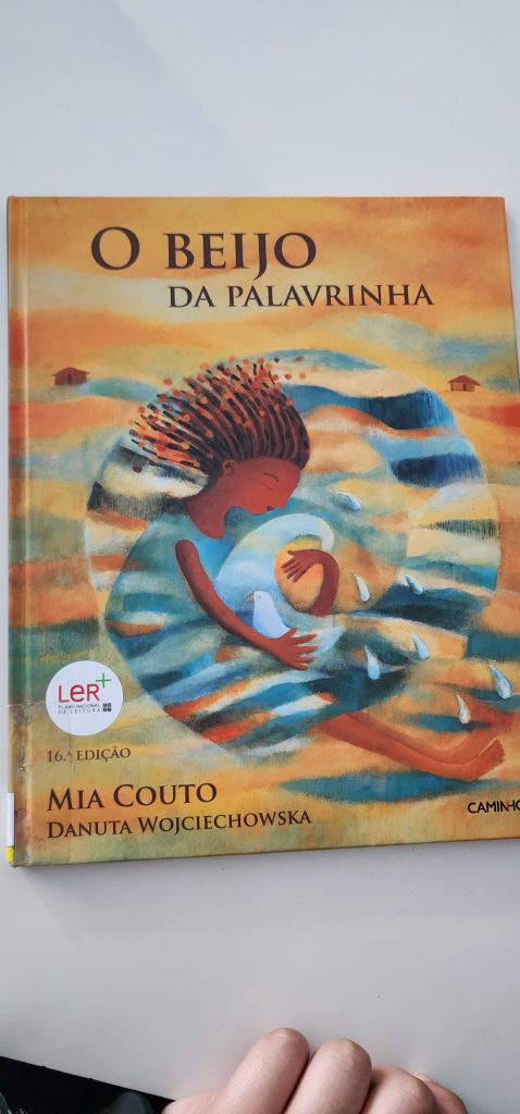 WhatsApp-Image-2026-03-03-at-14.14.45-1-478x1024 Um Beijo que Uniu Escolas! 📖✨(4ºG)