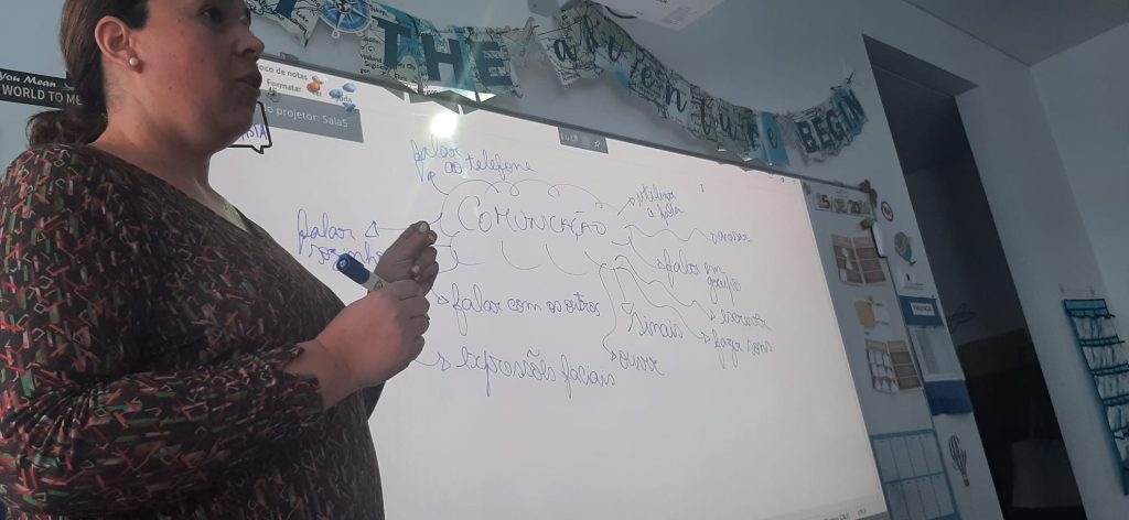 WhatsApp-Image-2026-03-03-at-21.49.08-1-1-1024x472 Terapeuta da Fala visita os alunos do 3.º E 🗣️📚