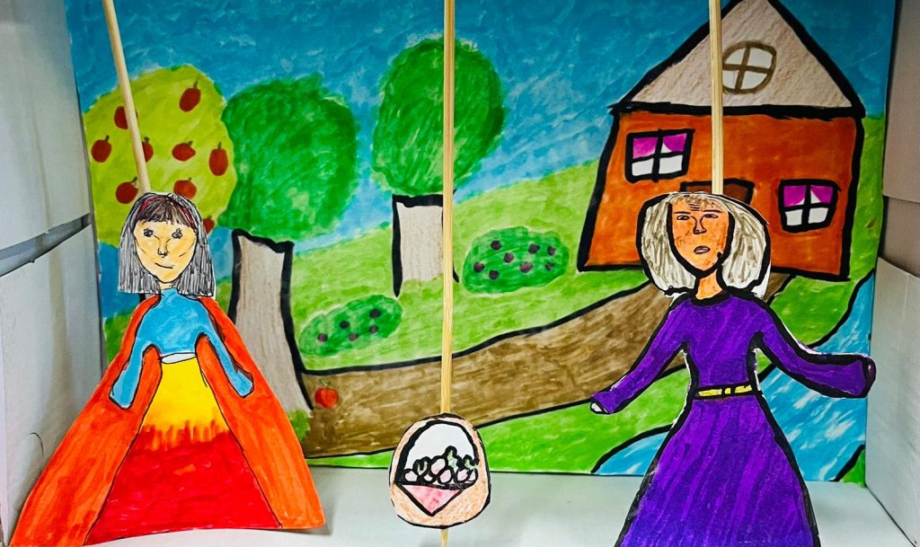 WhatsApp-Image-2026-03-04-at-11.51.53-1-1-1024x609 Exposição Teatros de pauzinhos - ET 5A